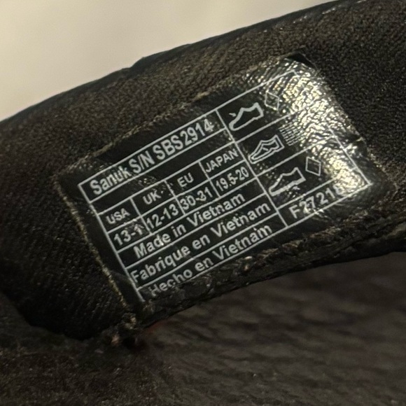 Black Sanuk flip flops - Picture 3 of 3